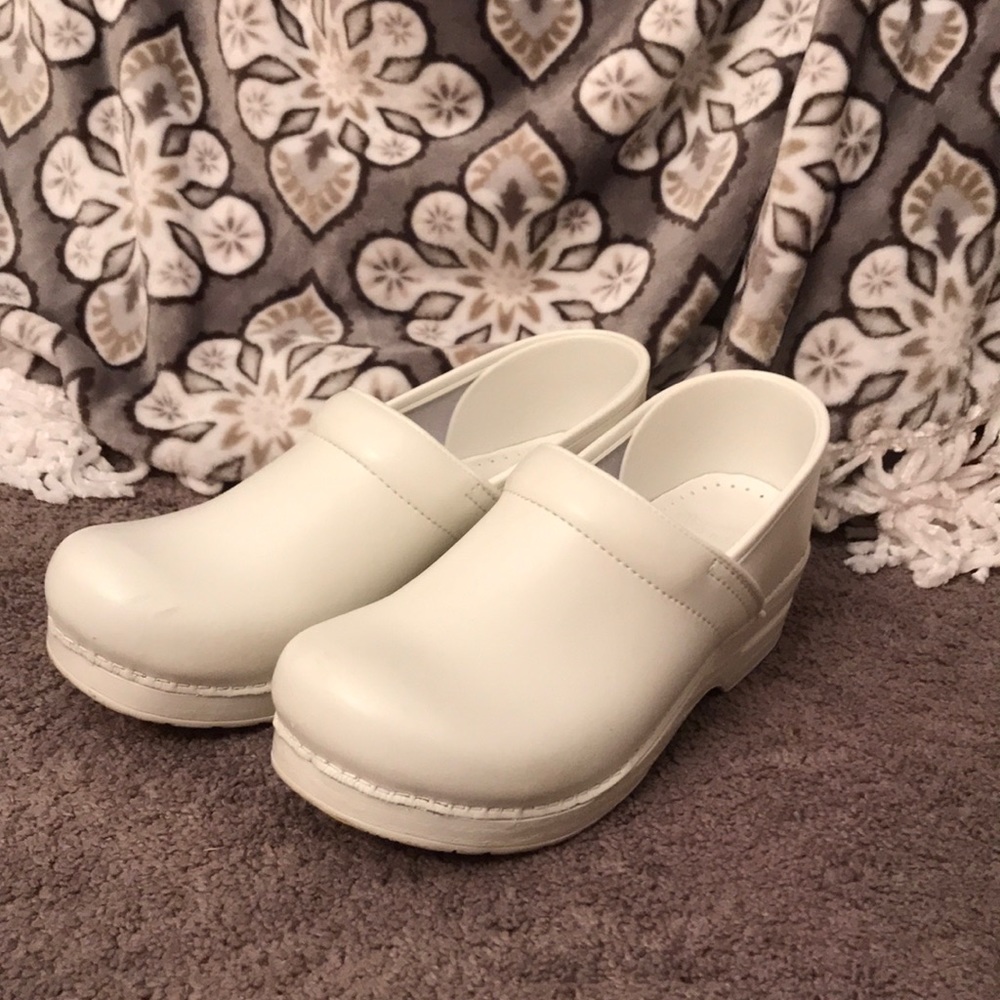 Dansko nursing shoes